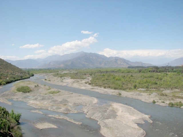 Un gran parque que recorra la orilla del río Aconcagua